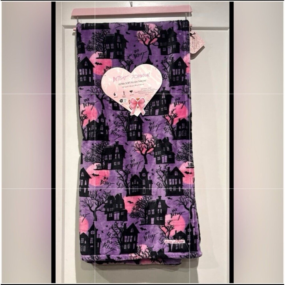 Betsey Johnson Viral Halloween Throw
